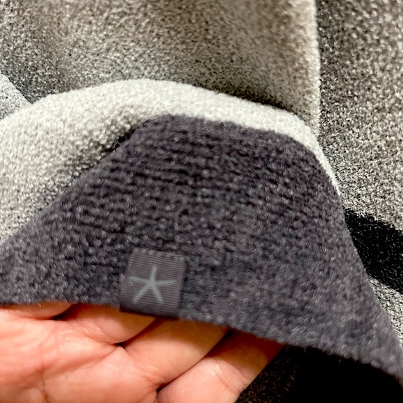 Barefoot Dreams Grey Striped Ocean Breeze Poncho - Picture 6 of 7